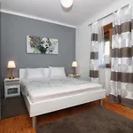 Sweet Corner *